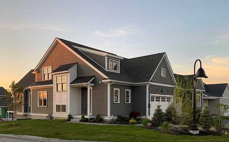33 Weston Lane Hopkinton, MA 01748