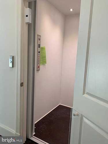 11804 Centurion Way Potomac, MD 20854