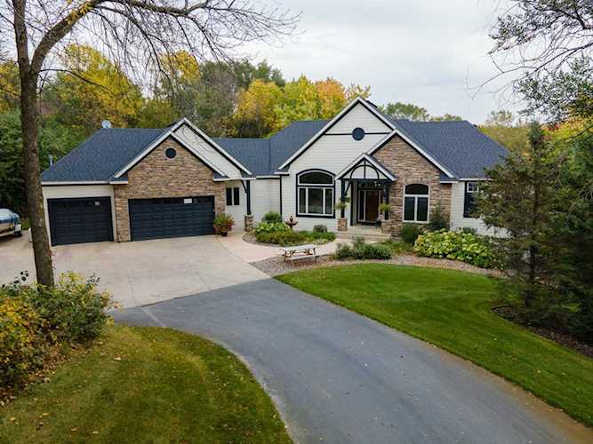 23355 Woodland Ridge Drive Lakeville, MN 55044