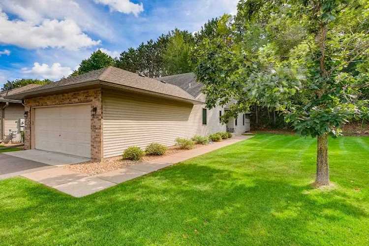 5892 Oxboro Avenue N Oak Park Heights, MN 55082
