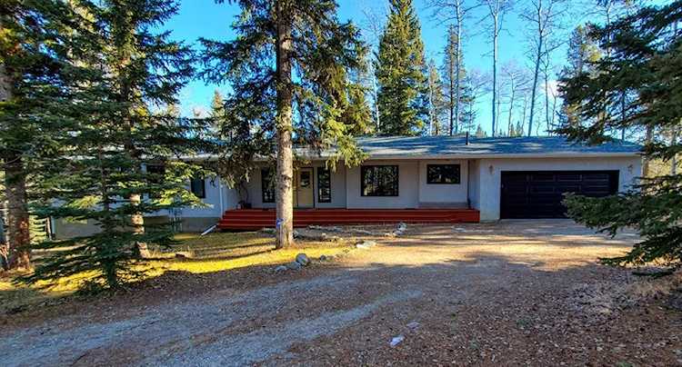 16 Elk Valley Crescent Bragg Creek, AB T0L 0K0