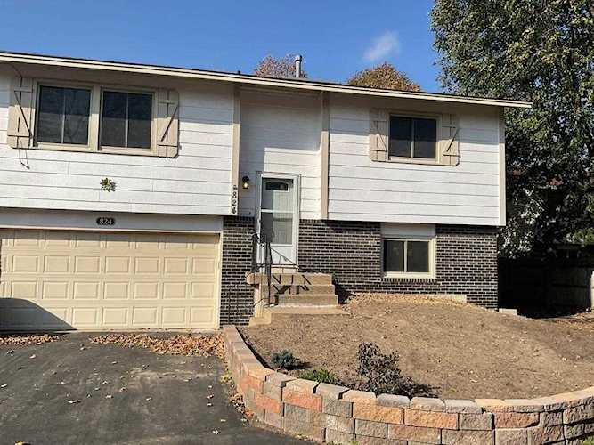 824 125th Lane NE Blaine, MN 55434