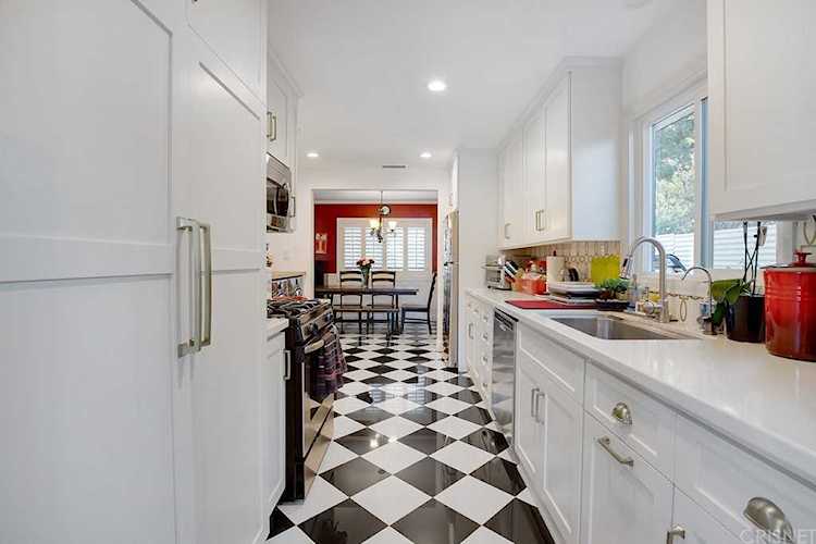 13439 Magnolia Blvd Sherman Oaks, CA 91423