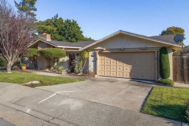 124 Twelveoak Hill Drive San Rafael, CA 94903