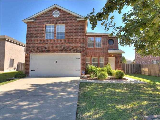 302 Edgewood CV Leander, TX 78641