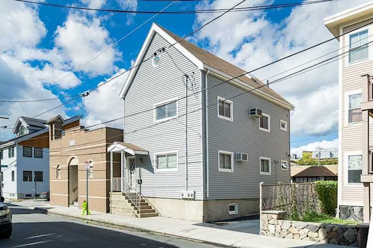 15 Porter St Cambridge, MA 02141