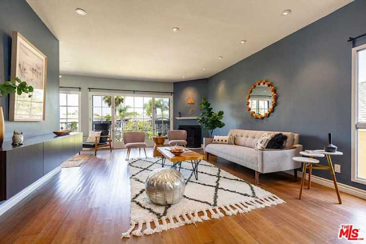 822 S Windsor Blvd #202 Los Angeles, CA 90005