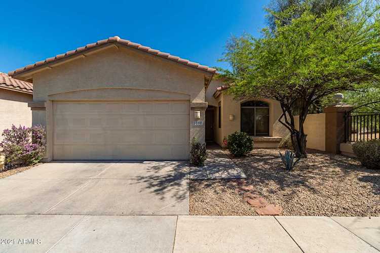 1090 E Susan Lane Tempe, AZ 85281