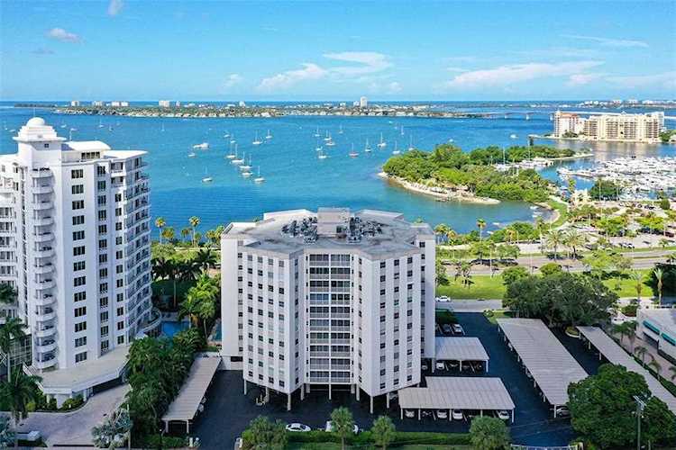 435 S Gulfstream Ave #403 Sarasota, FL 34236