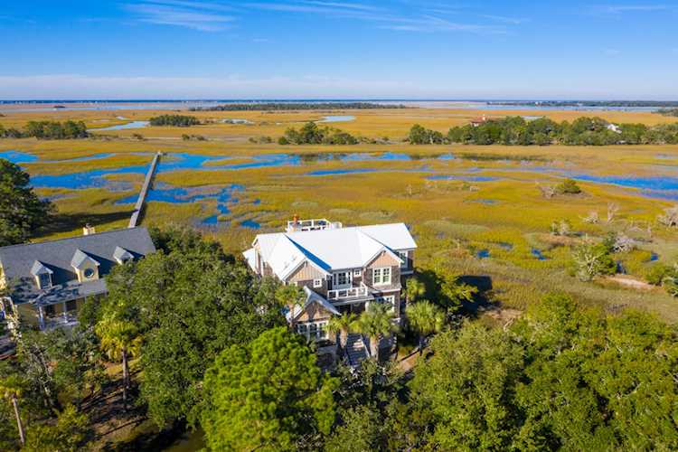 40 Seagrass Ln Isle Of Palms, SC 29451