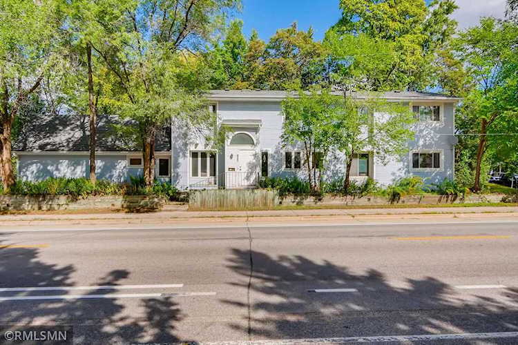 2417 Como Avenue SE Minneapolis, MN 55414