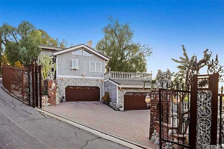 23555 Summit Dr Calabasas, CA 91302