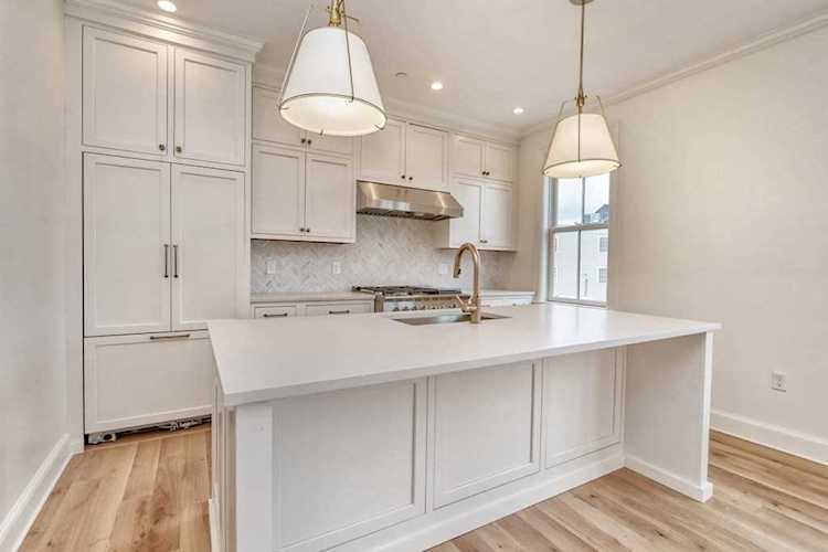521 East Eighth #3 Boston, MA 02127
