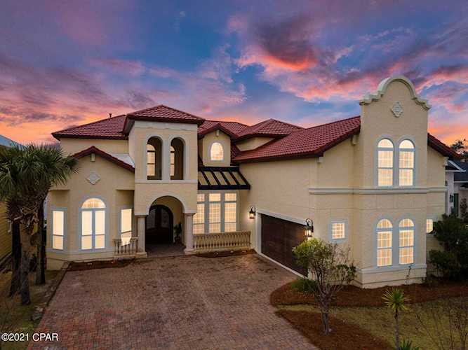 2020 Country Club Dr Lynn Haven, FL 32444