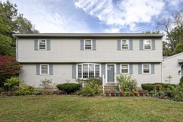 9 Pine St Guilderland, NY 12203