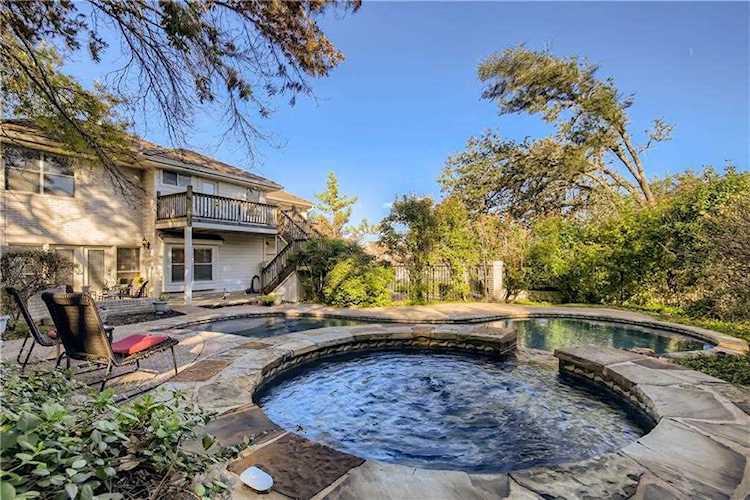 1 Windwood CT The Hills, TX 78738
