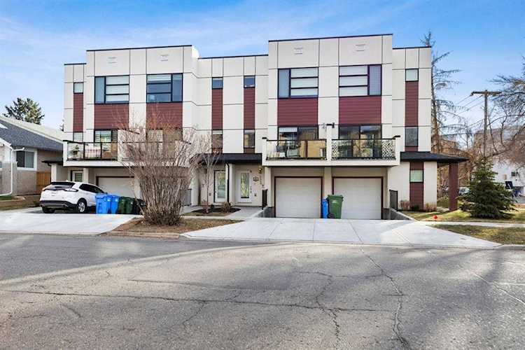620 2 St NE Calgary, AB T2E 3G1