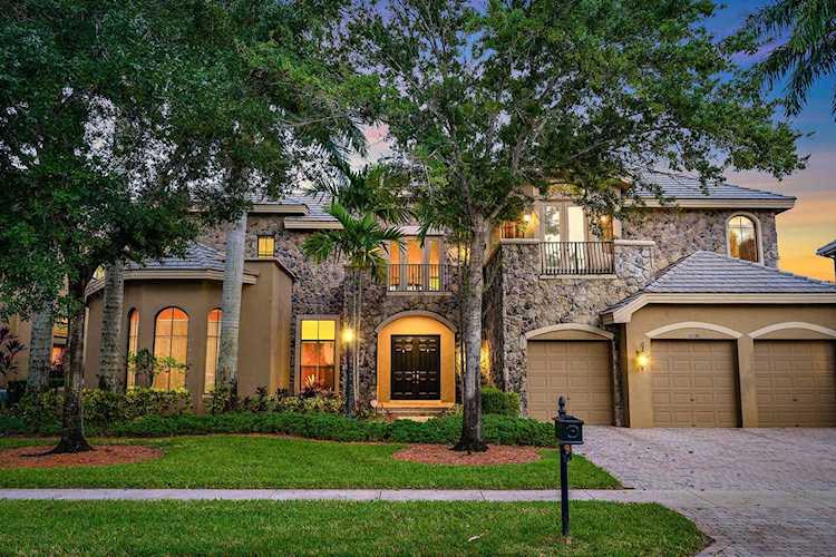 10546 Versailles Boulevard Wellington, FL 33449