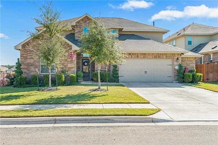 2028 Sauterne DR Leander, TX 78641