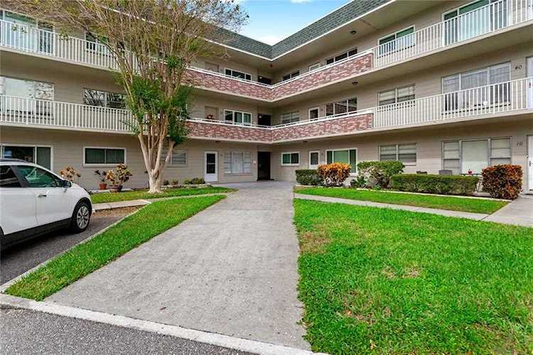 2426 Persian Dr #28 Clearwater, FL 33763