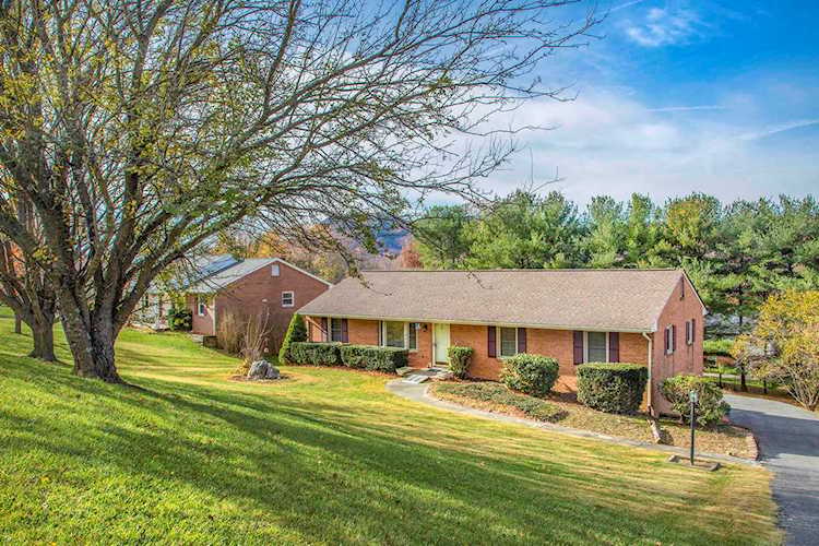 94 Alpine Daleville, VA 24083