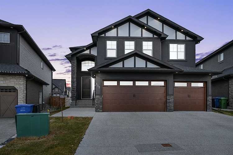 105 Aspenmere Bay Chestermere, AB T1X 0T6