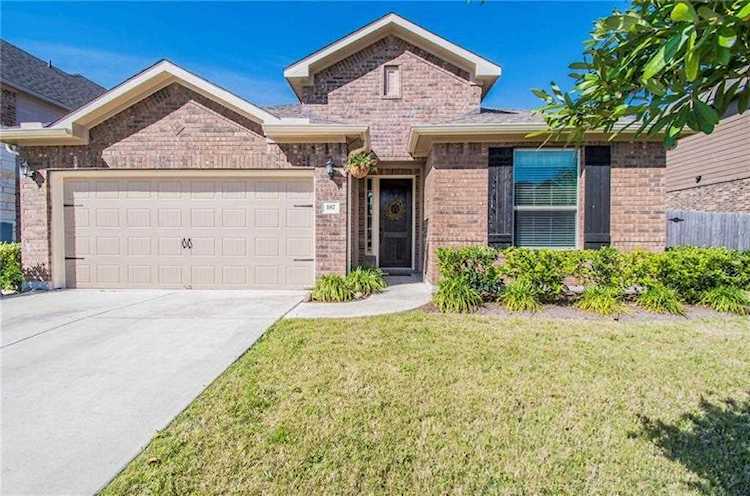 187 Flannery LN Buda, TX 78610