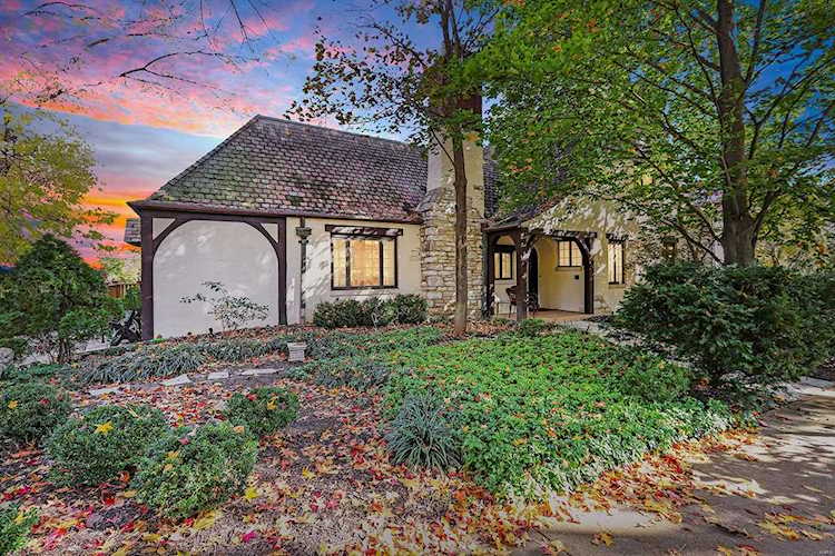 526 E Polo Dr Clayton, MO 63105