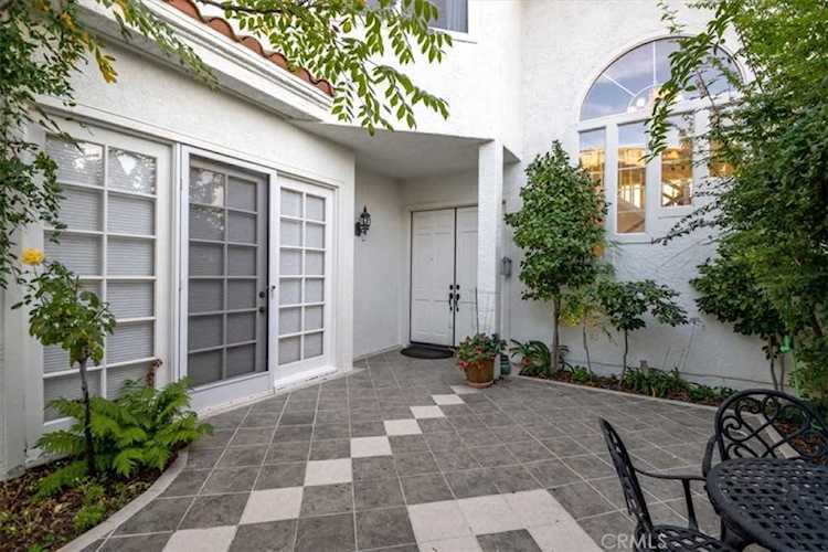 2028 Palisades Dr Pacific Palisades, CA 90272
