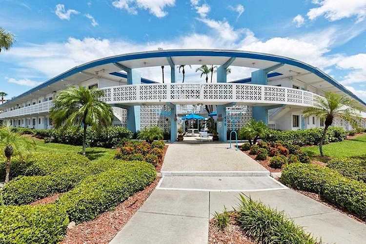 475 Benjamin Franklin Dr #105 Sarasota, FL 34236