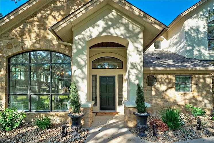 117 Highlander ST Lakeway, TX 78734