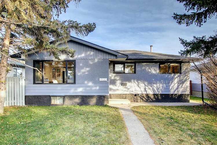 1532 42 St SE Calgary, AB T2A 1L8
