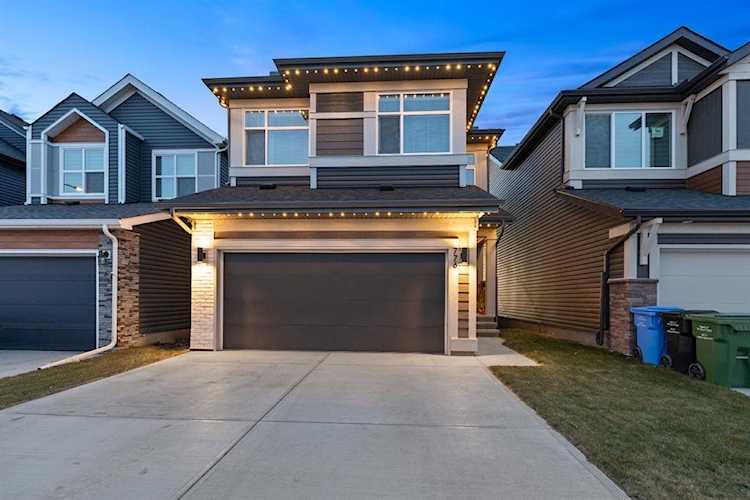 776 Seton Circle SE Calgary, AB T3M 2V1