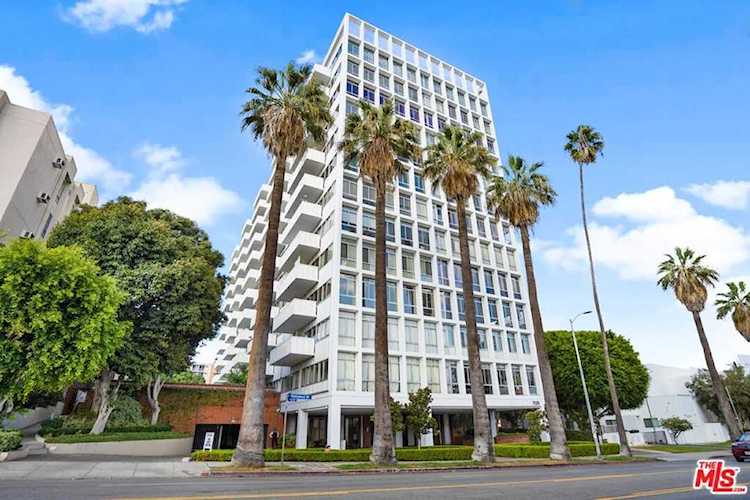 7135 Hollywood Blvd #406 Los Angeles, CA 90046