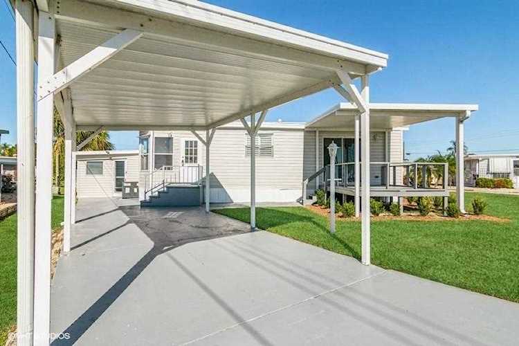 6522 Washington St Bradenton, FL 34207
