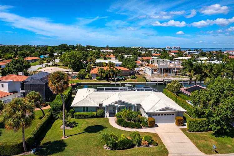 511 Wedge Ln Longboat Key, FL 34228