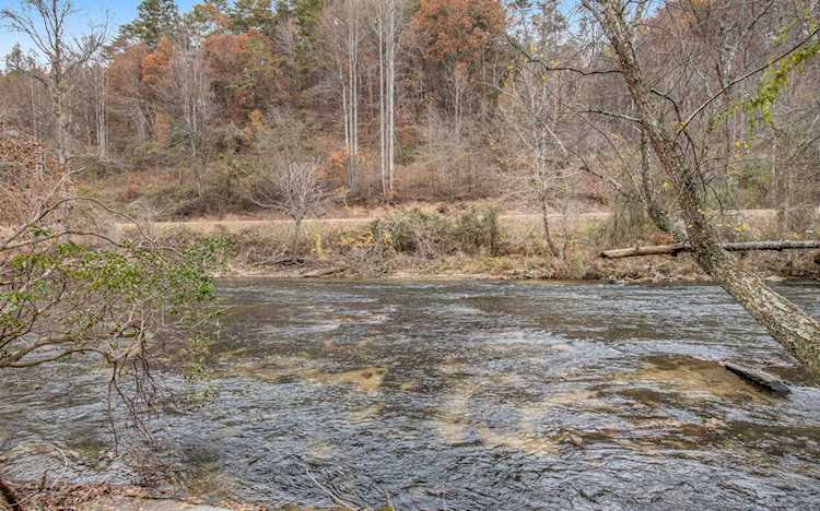 647 Riverside Drive Ellijay, GA 30540