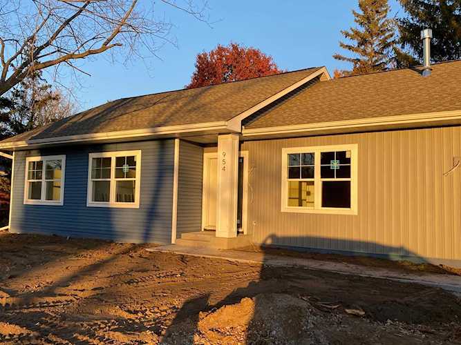 954 Bartelmy Lane N Maplewood, MN 55119