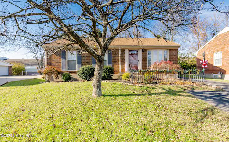9003 Stockton Ct Louisville, KY 40291