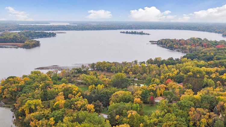 6121 W Bald Eagle Boulevard Hugo, MN 55110