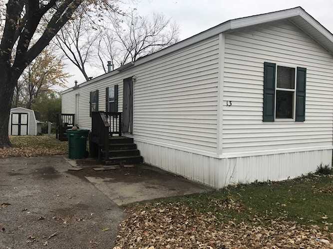 13 Oak St Minooka, IL 60447