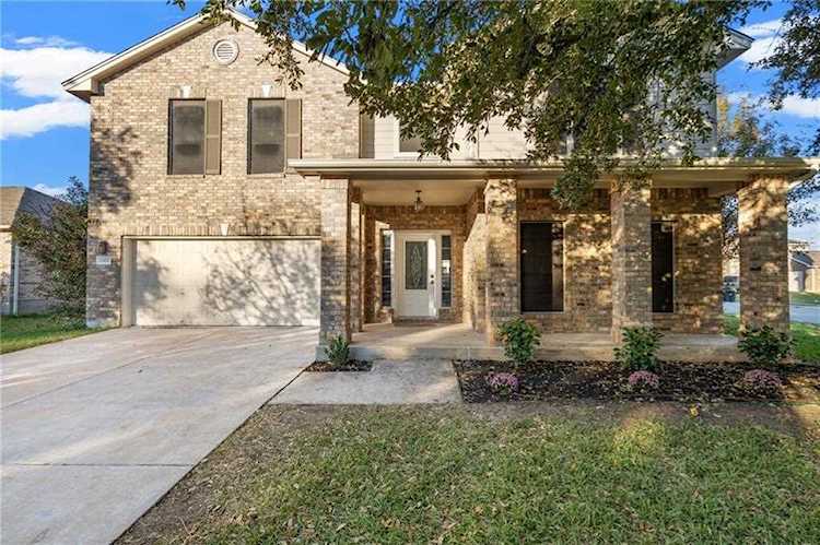 1300 Knippa CV Hutto, TX 78634