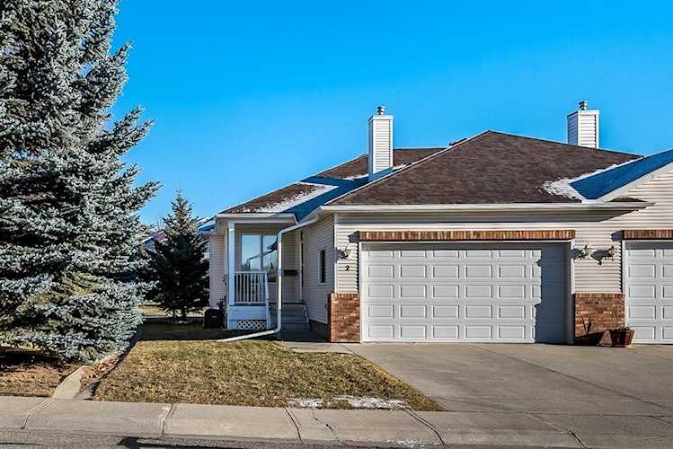 2 Sandstone Ridge Crescent Okotoks, AB T1S 1P8