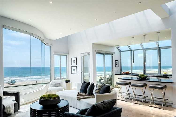 2522 The Strand Manhattan Beach, CA 90266