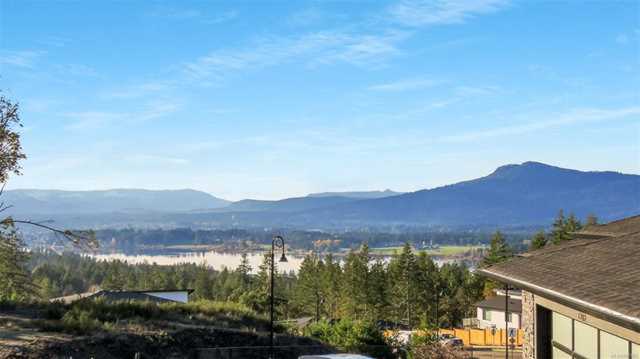 1206 Viewtop Rd Duncan, BC V9L 0H7