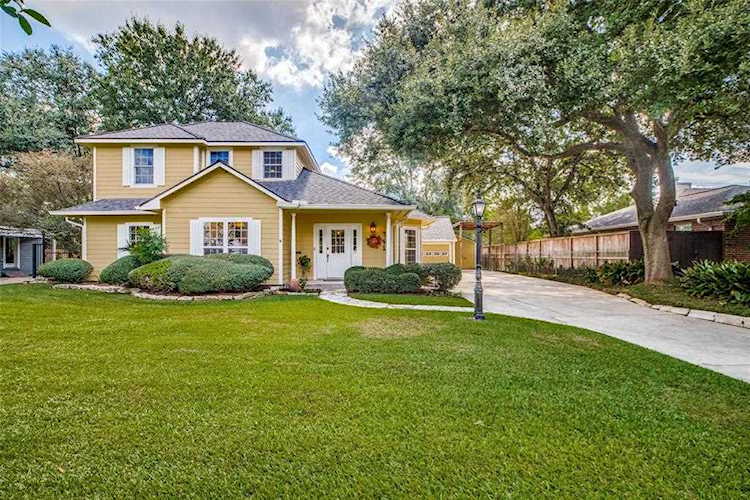 741 Sue Barnett Dr Houston, TX 77018