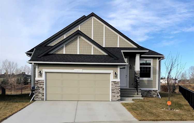 48 Ranchers Meadows Okotoks, AB T1S 0P5