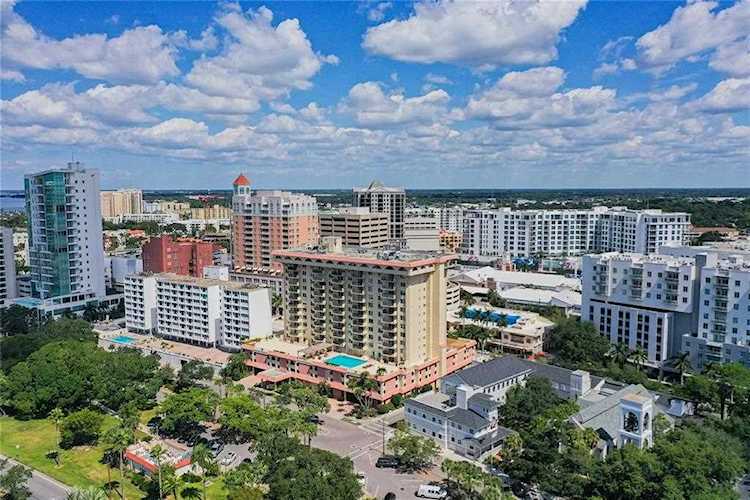 101 S Gulfstream Ave #15B Sarasota, FL 34236