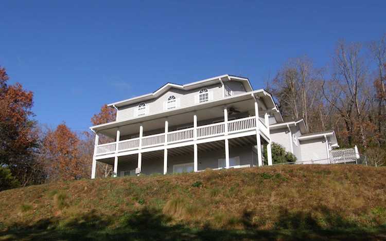 879 Twin Mountain Hiawassee, GA 30546