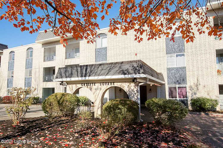4875 Sherburn Ln #2i Louisville, KY 40207